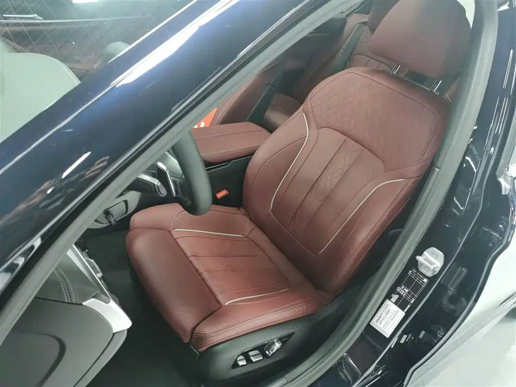 BMW 5 Series 2023 — фото 15