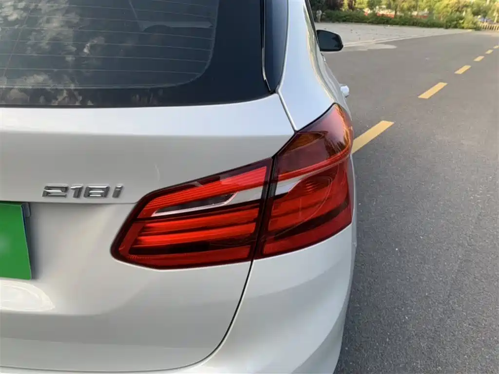 BMW 2 Series Active Tourer 2019 — фото 11