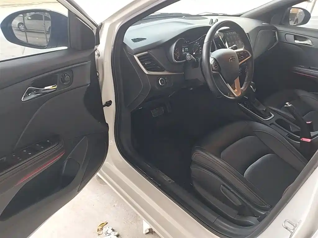 Chevrolet Monza 2020 — фото 16