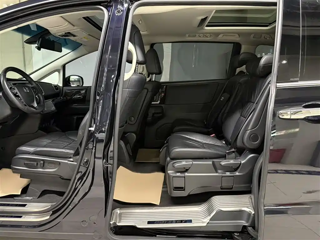 Honda Odyssey 2021 — фото 15
