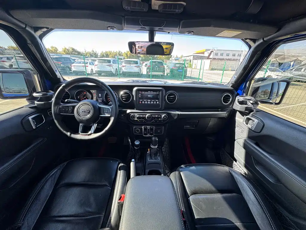 Jeep Wrangler 2020 — фото 15