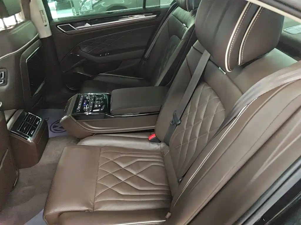 Volkswagen Phideon 2023 — фото 17