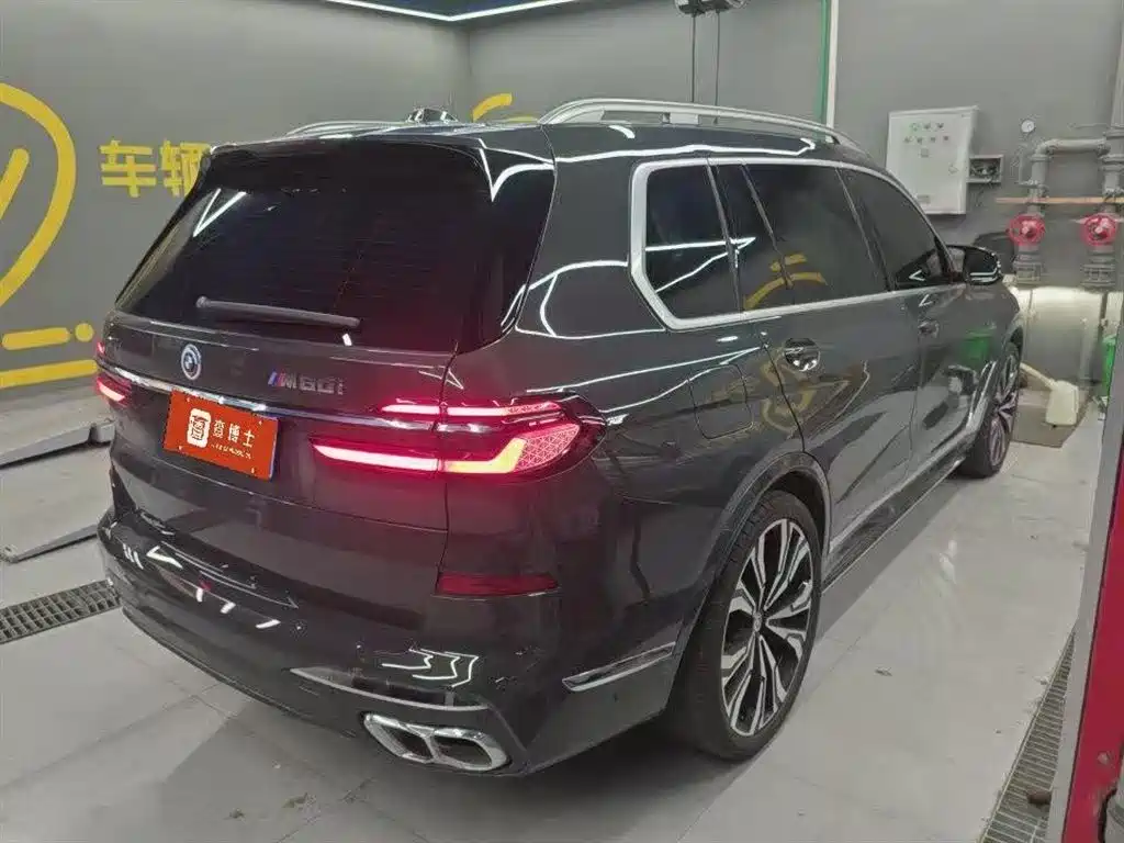 BMW X7 M60i 2023 — фото 2