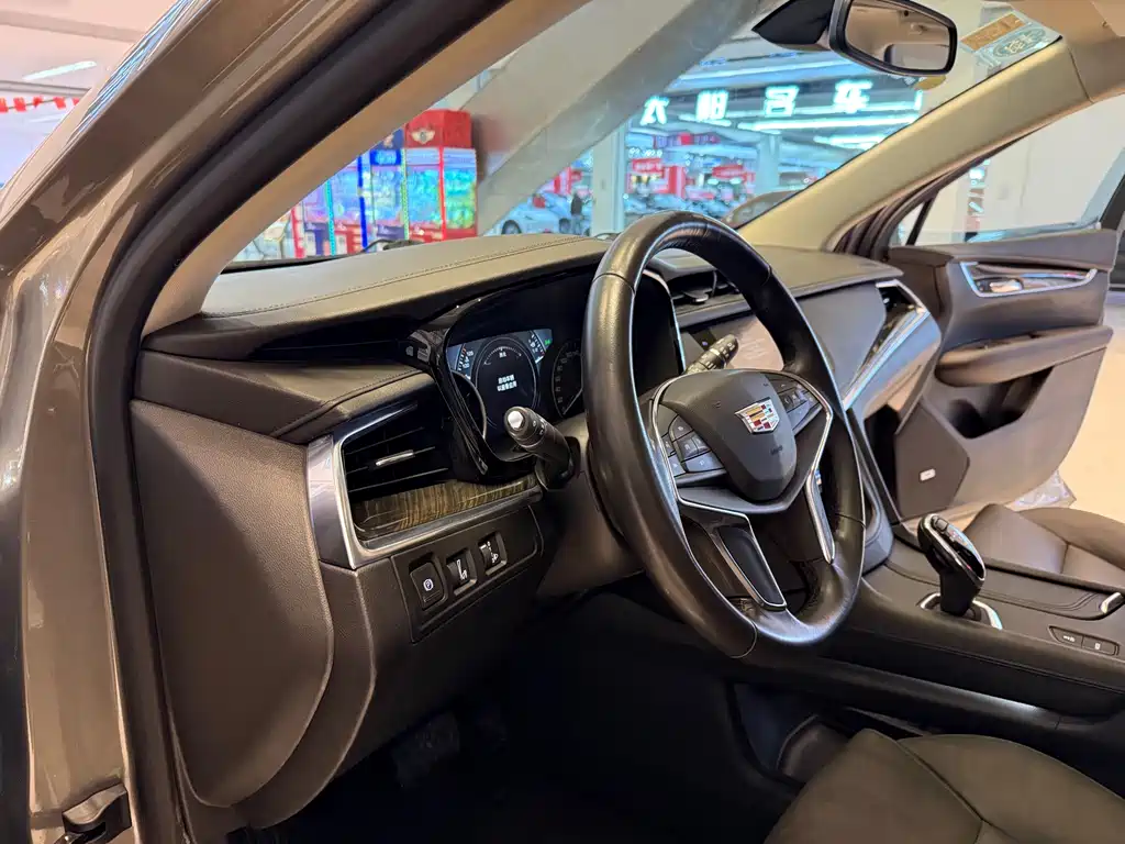 Cadillac XT5 2019 — фото 19