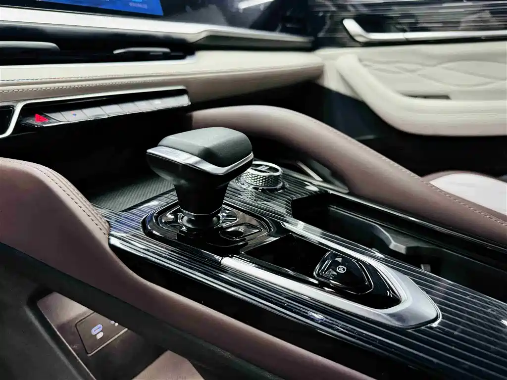 Geely Xingyue L 2023 — фото 15