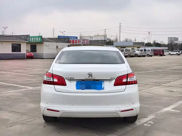Peugeot 408 2015