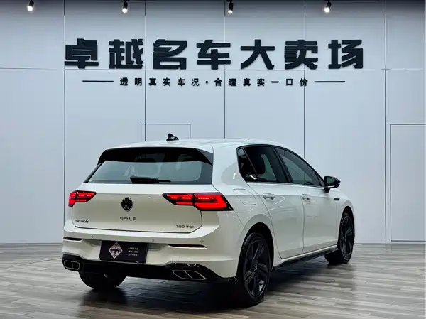 Volkswagen Golf 2024