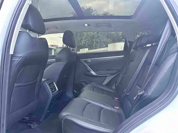 Geely Boyue 2021