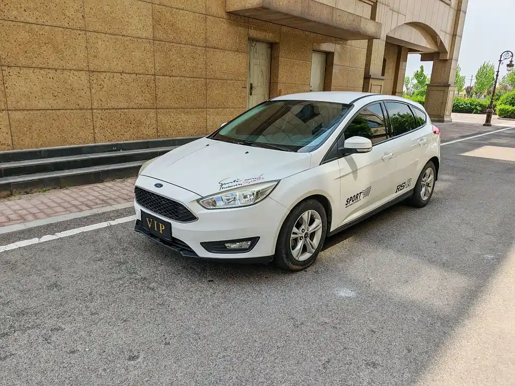 Ford Focus 2017 — фото 1