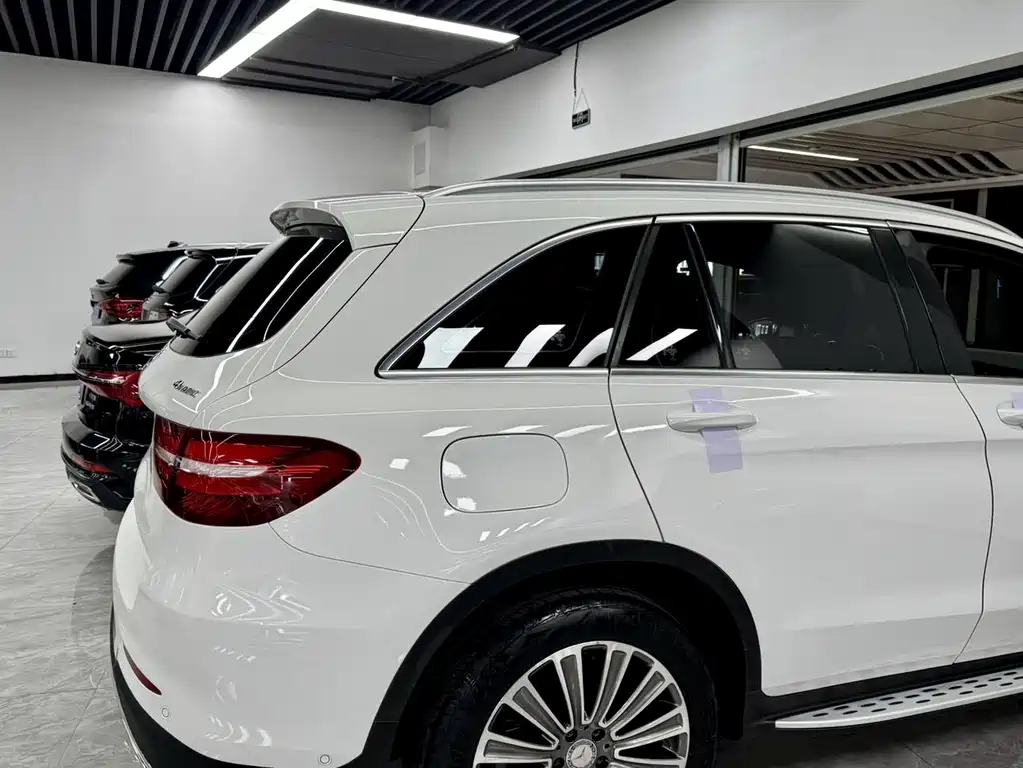 Mercedes-Benz GLC 2016 — фото 34