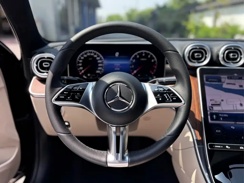 Mercedes-Benz C-Class 2023 — фото 15