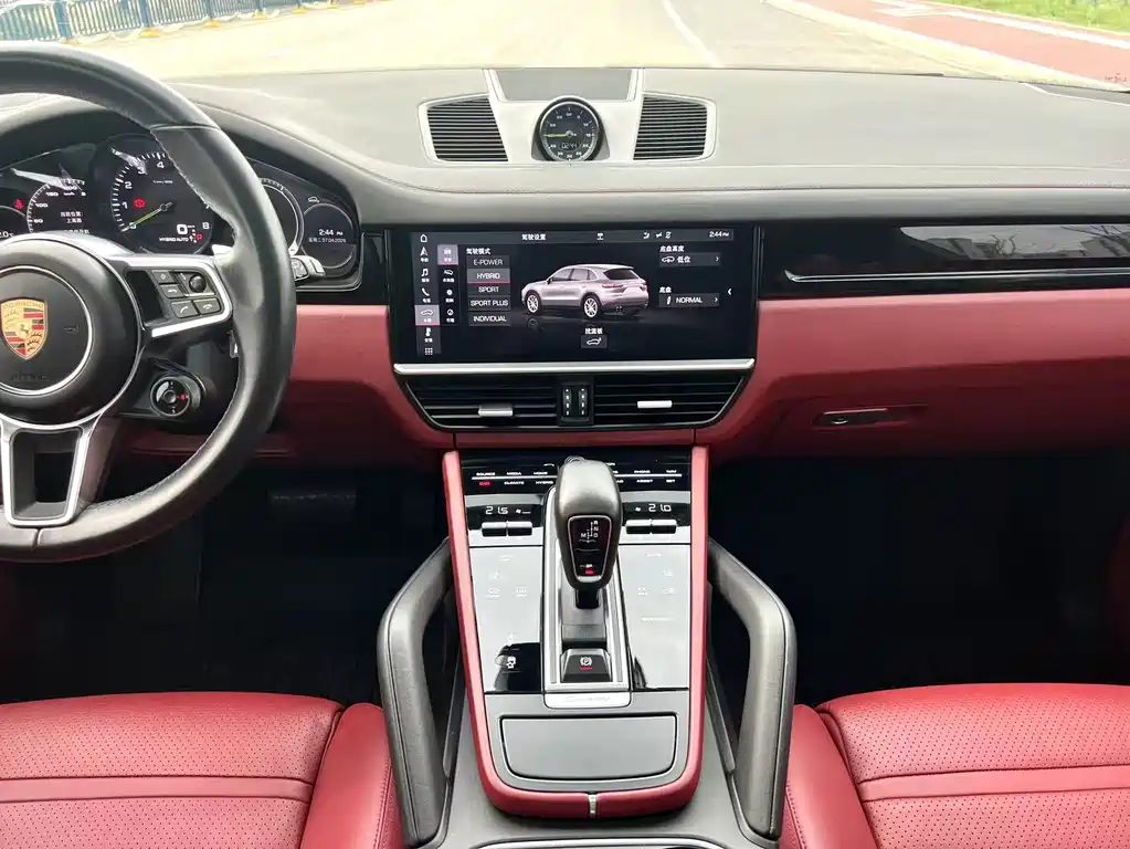 Porsche Cayenne Hybrid 2019 — фото 15