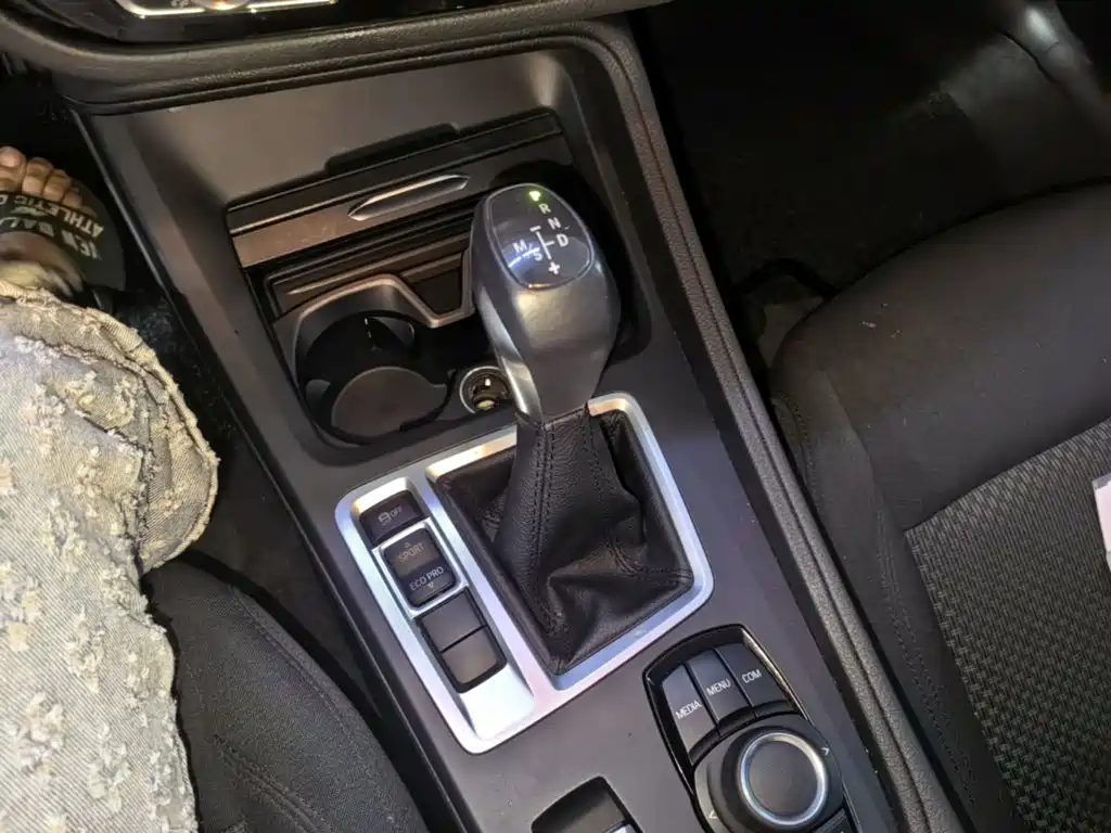 BMW 1 Series 2018 — фото 14