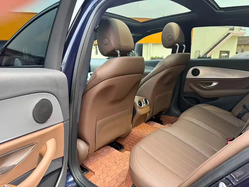 Mercedes-Benz E-Class 2020 — фото 14