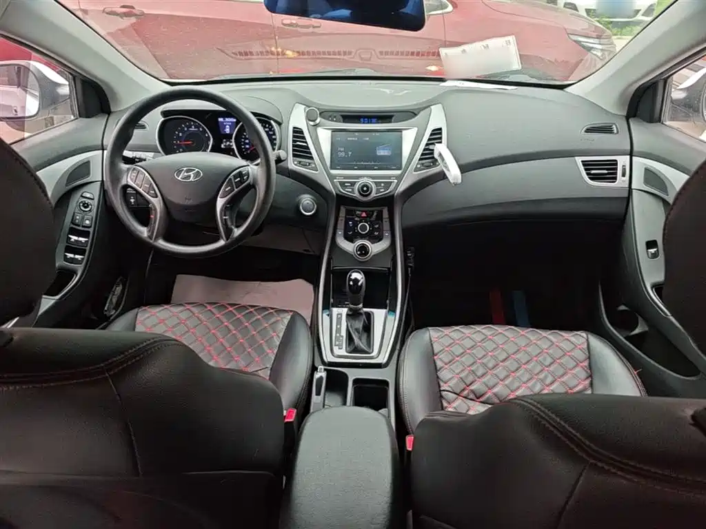 Hyundai Elantra Langdong 2017 — фото 10