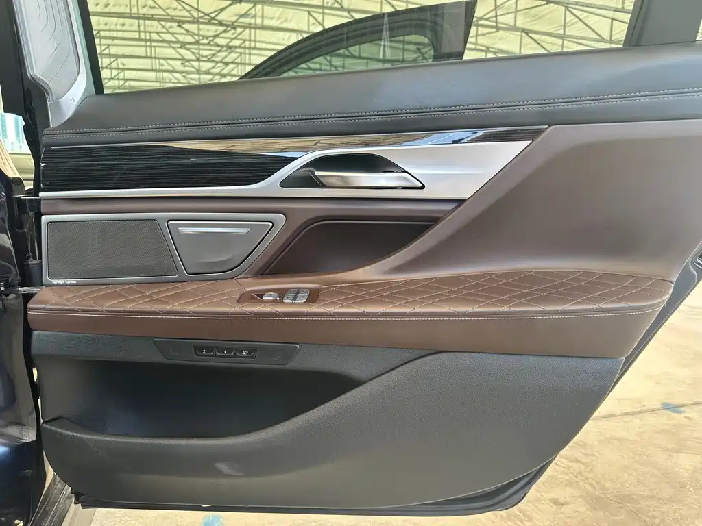 BMW 7 Series 2020 — фото 20