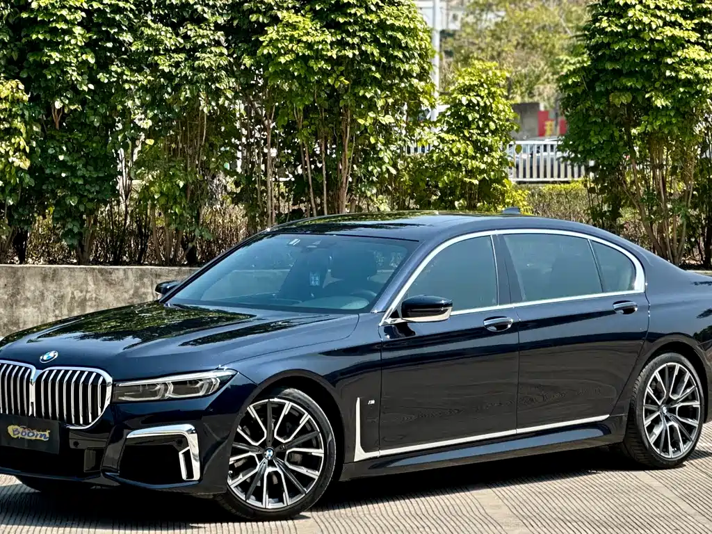BMW 7 Series 2021 — фото 1