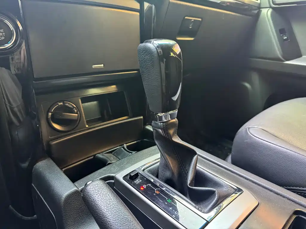 Toyota Prado 2017 — фото 17