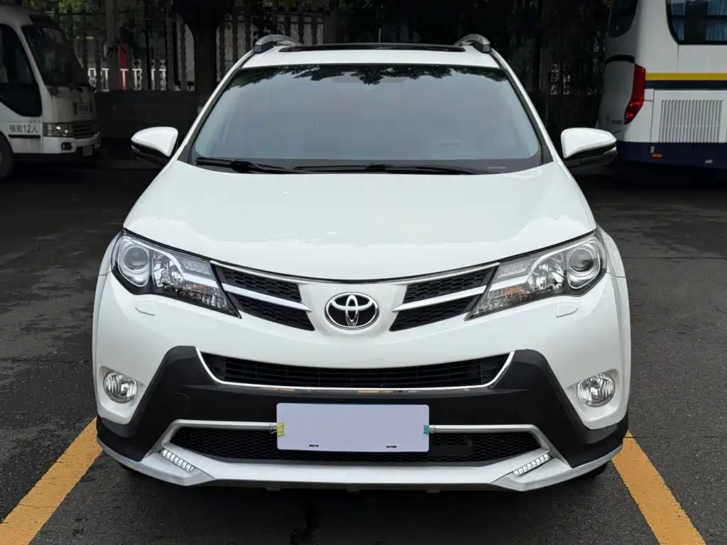 Toyota RAV4 2013 — фото 2