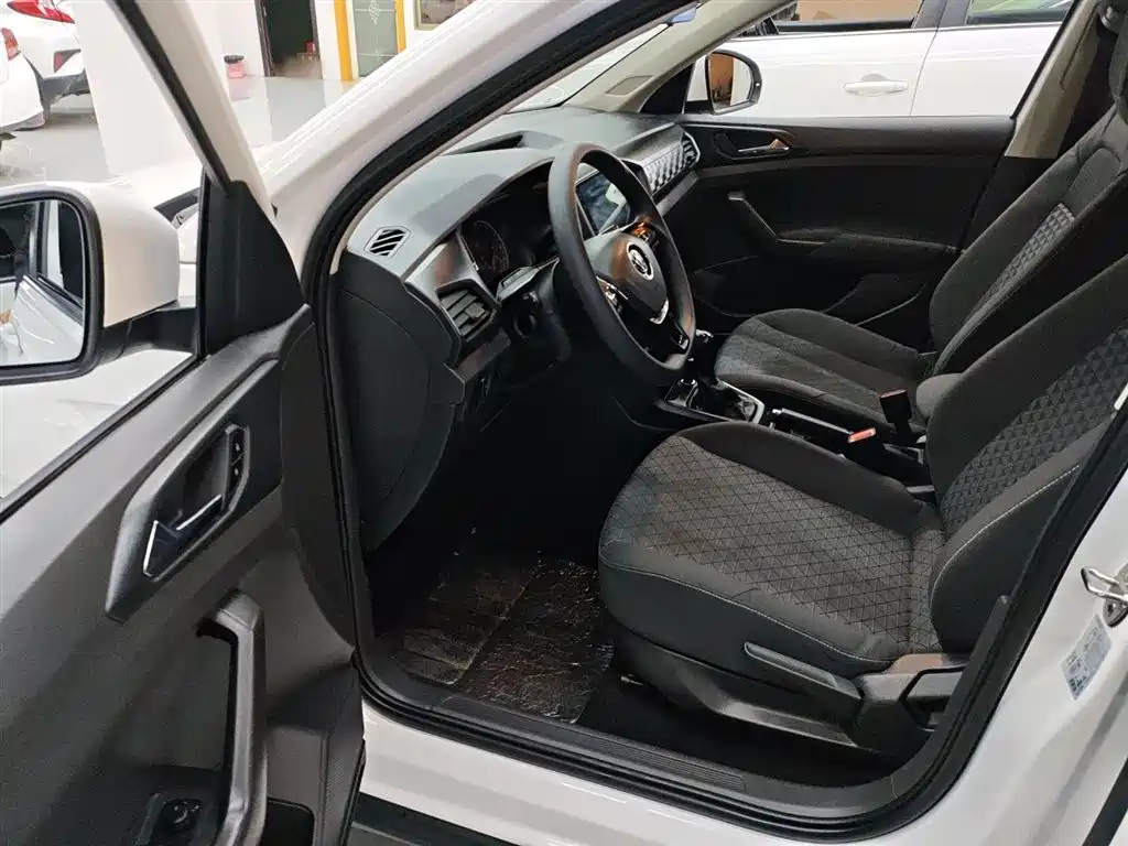 Volkswagen T-Cross 2020 — фото 16