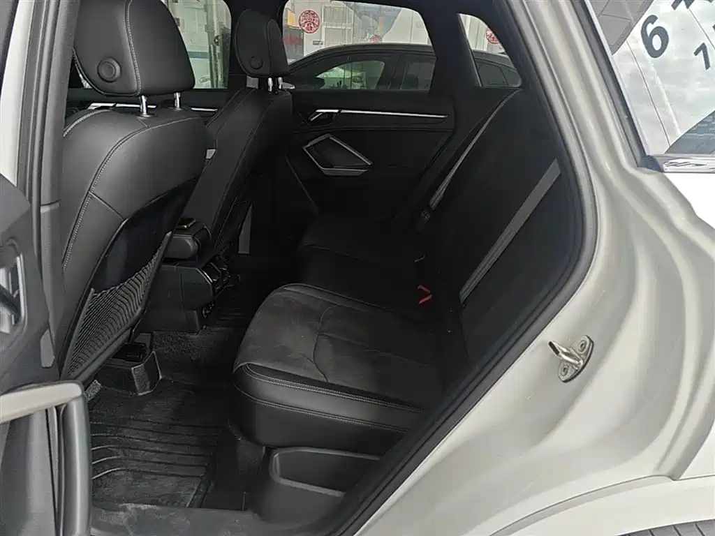 Audi Q3 2023 — фото 17