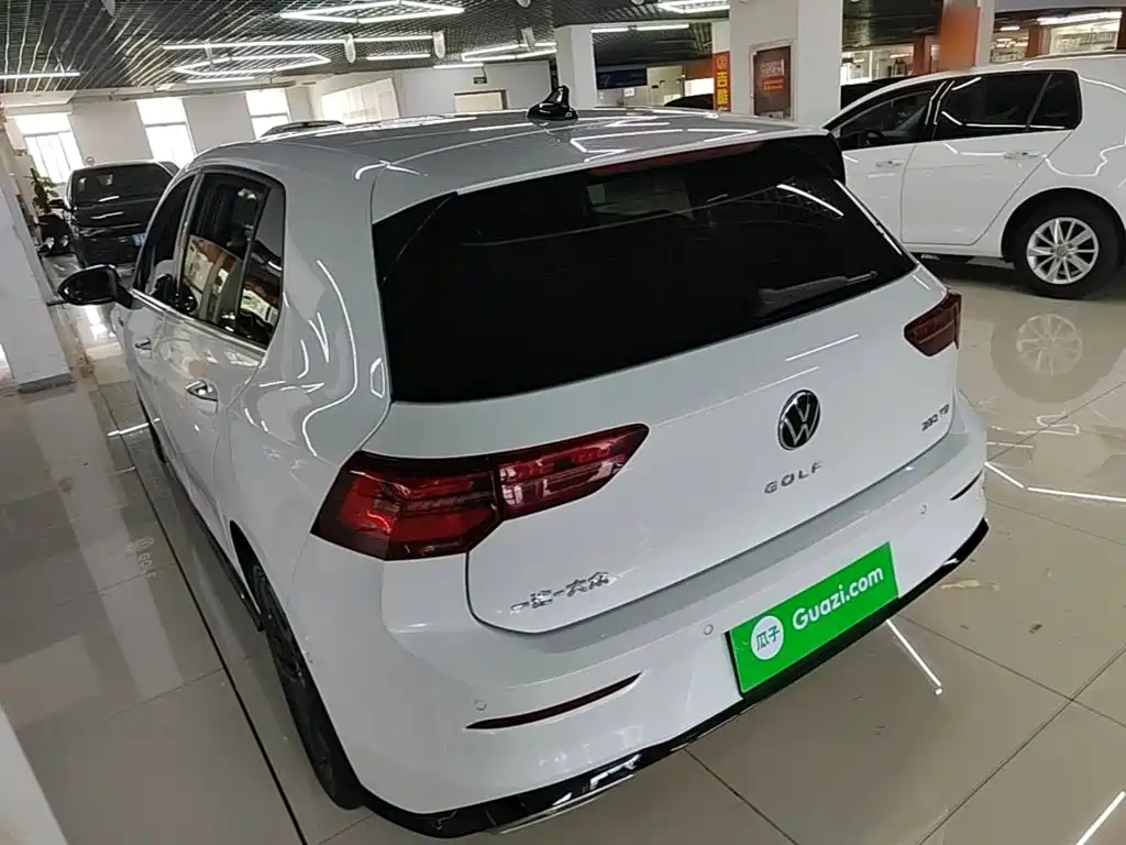 Volkswagen Golf 2021