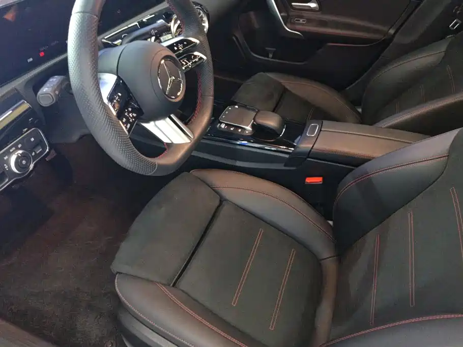 Mercedes-Benz A-Class 2023 — фото 9