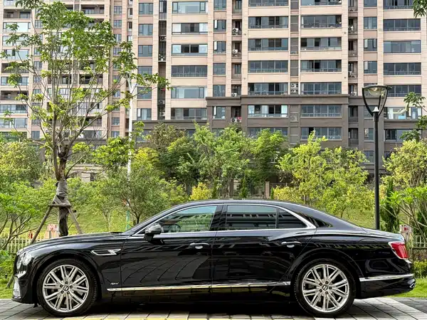 Bentley Flying Spur Plug-In Hybrid 2022
