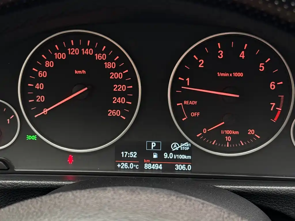 BMW 3 Series 2017 — фото 11