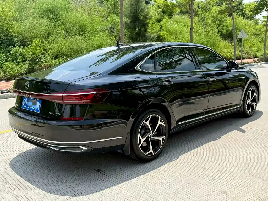 Volkswagen Passat 2024