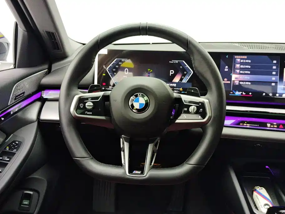 BMW 5 Series 2024 — фото 15