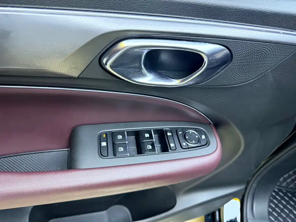 GAC Trumpchi M6 2022 — фото 14