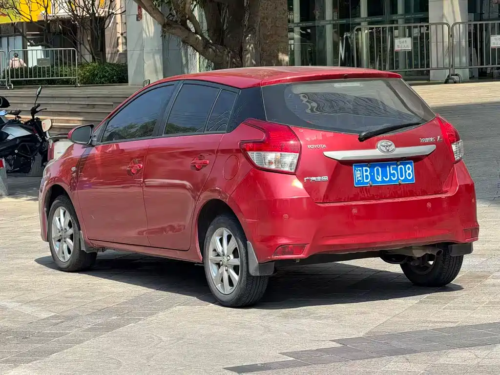 Toyota Yaris L 2015 — фото 4