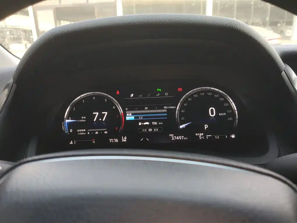 Toyota Camry 2023 — фото 12