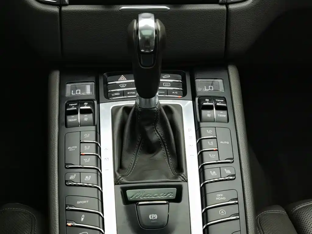 Porsche Macan 2016 — фото 13