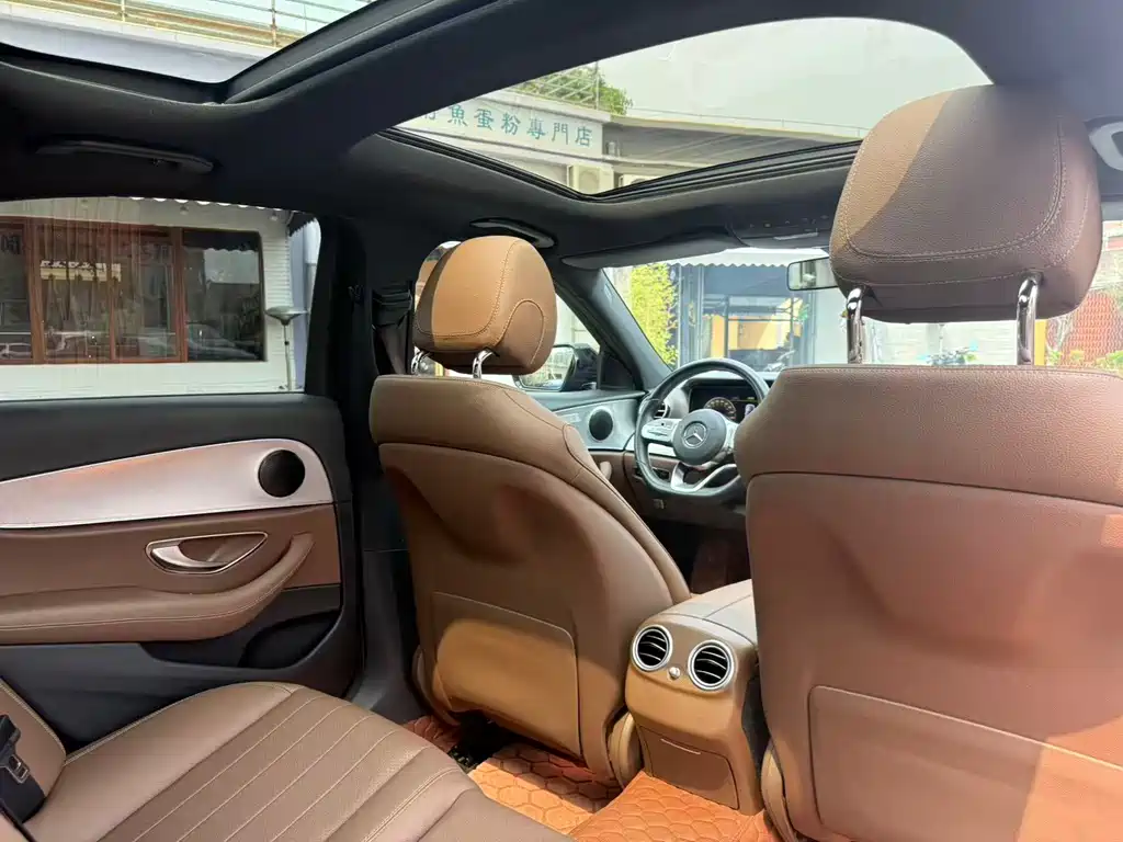 Mercedes-Benz E-Class 2020 — фото 13