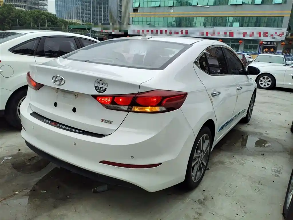 Hyundai Elantra 2017 — фото 5