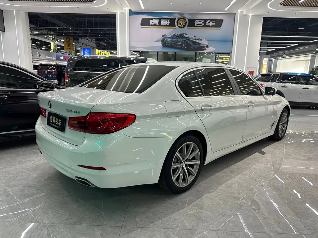 BMW 5 Series 2018 — фото 4