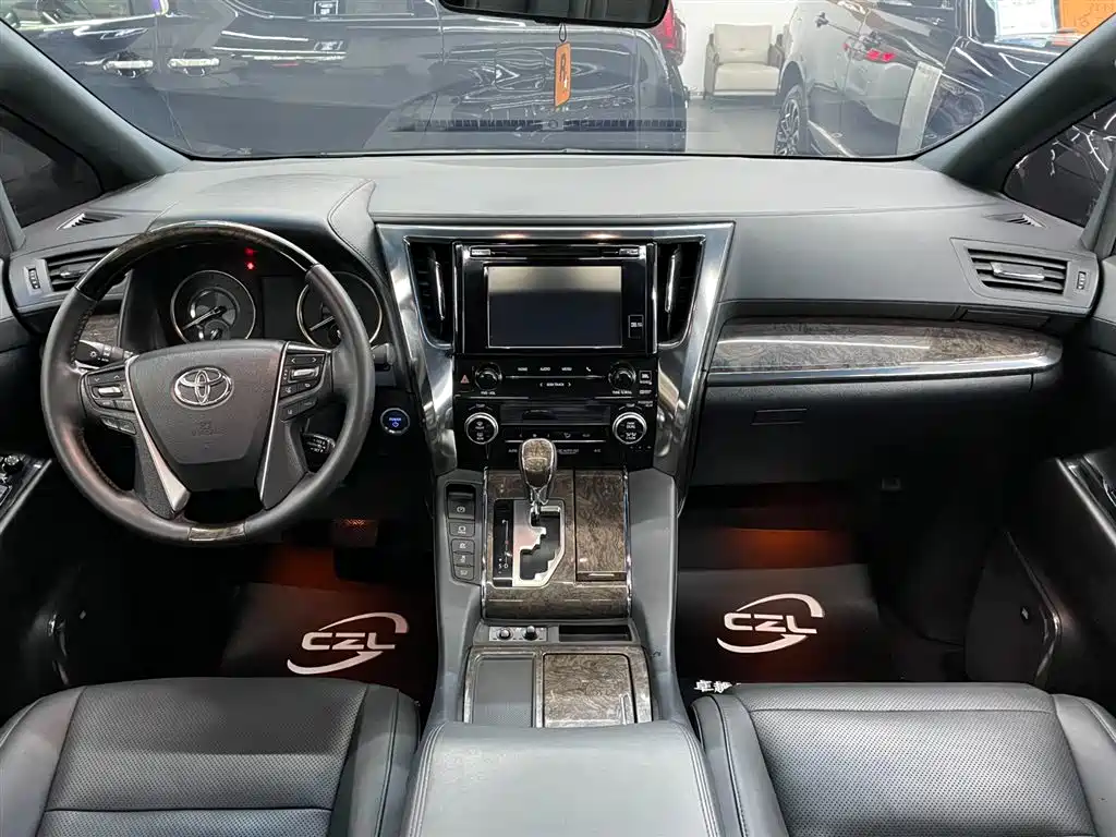 Toyota Alphard 2019 — фото 7