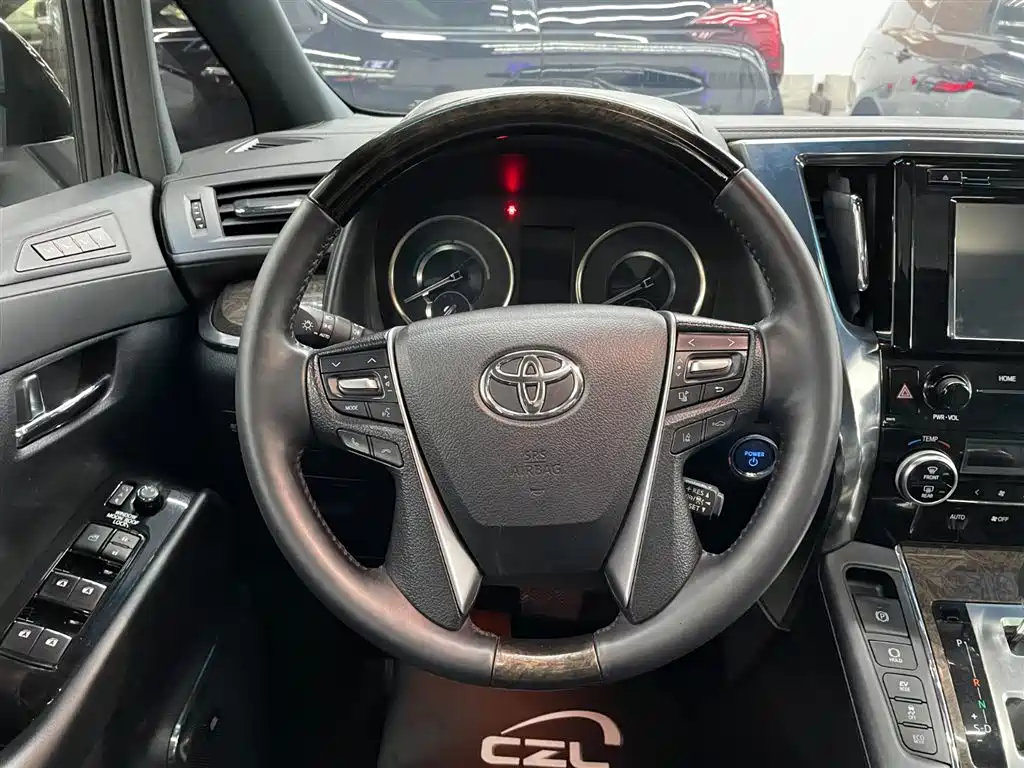 Toyota Alphard 2019 — фото 10
