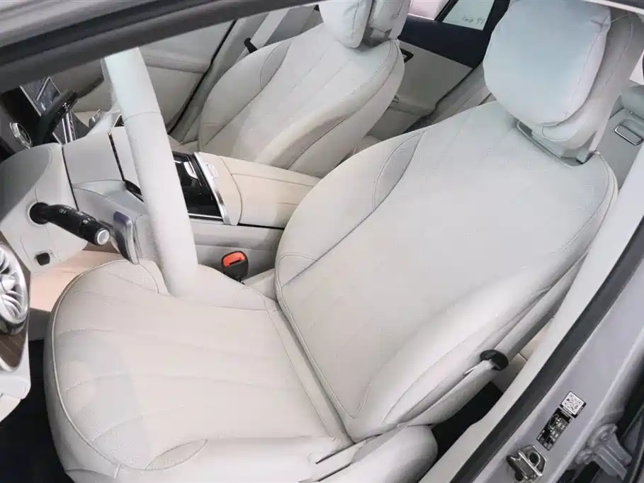 Mercedes-Benz EQE SUV 2024 — фото 17