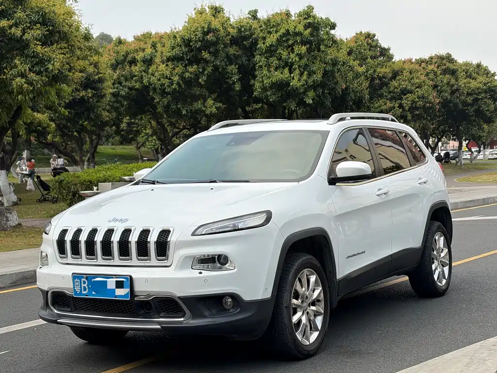 Jeep Cherokee 2014 — фото 1