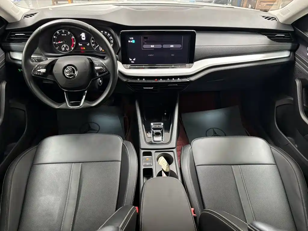 Skoda Octavia 2022 — фото 16