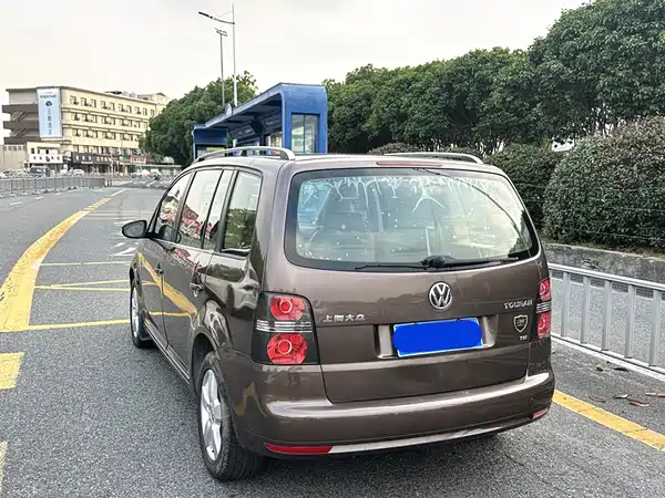 Volkswagen Touran 2011