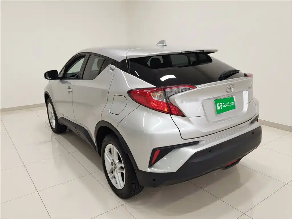 Toyota C-HR 2021 — фото 23