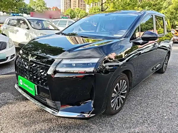 Wuling Starlight 730 New Energy 2025