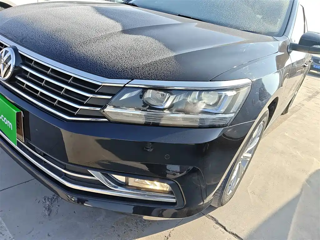 Volkswagen Passat 2018 — фото 24