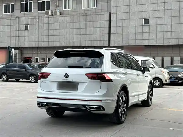 Volkswagen Tiguan L 2023
