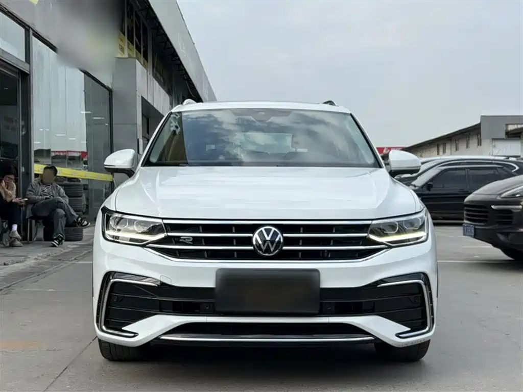 Volkswagen Tiguan L 2023 — фото 8
