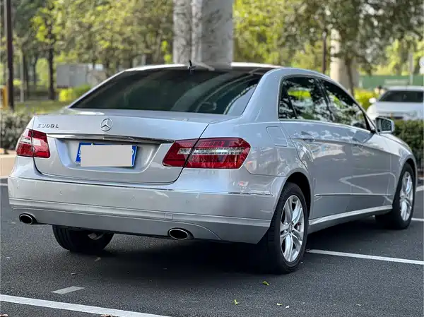 Mercedes-Benz E-Class 2010
